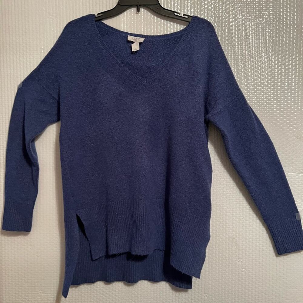 Loft pullover sweater.  Vee neck. Long Sleeve. Size Medium